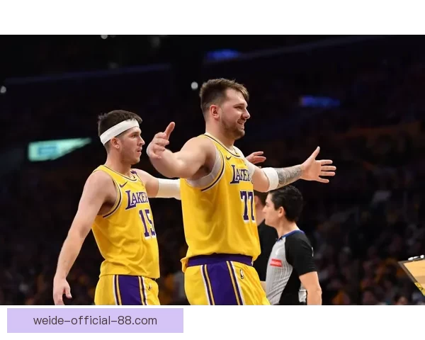 湖人伤病连锁反应里夫斯二级拉伤赛季报销东契奇无限期缺阵